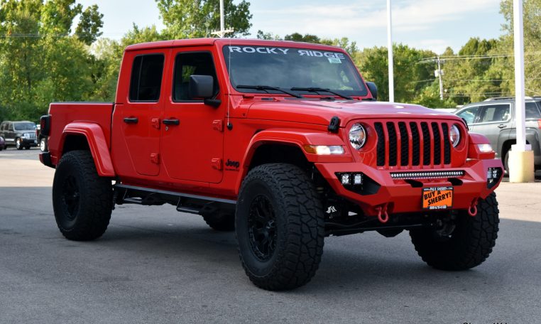 Lifted 2020 Jeep Gladiator - Rocky Ridge Trucks K2 | 29064T