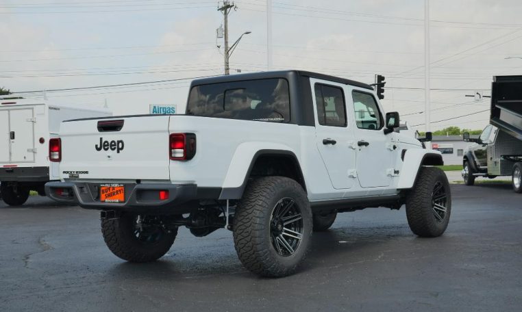 Lifted 2022 Jeep Gladiator - Rocky Ridge Trucks K2