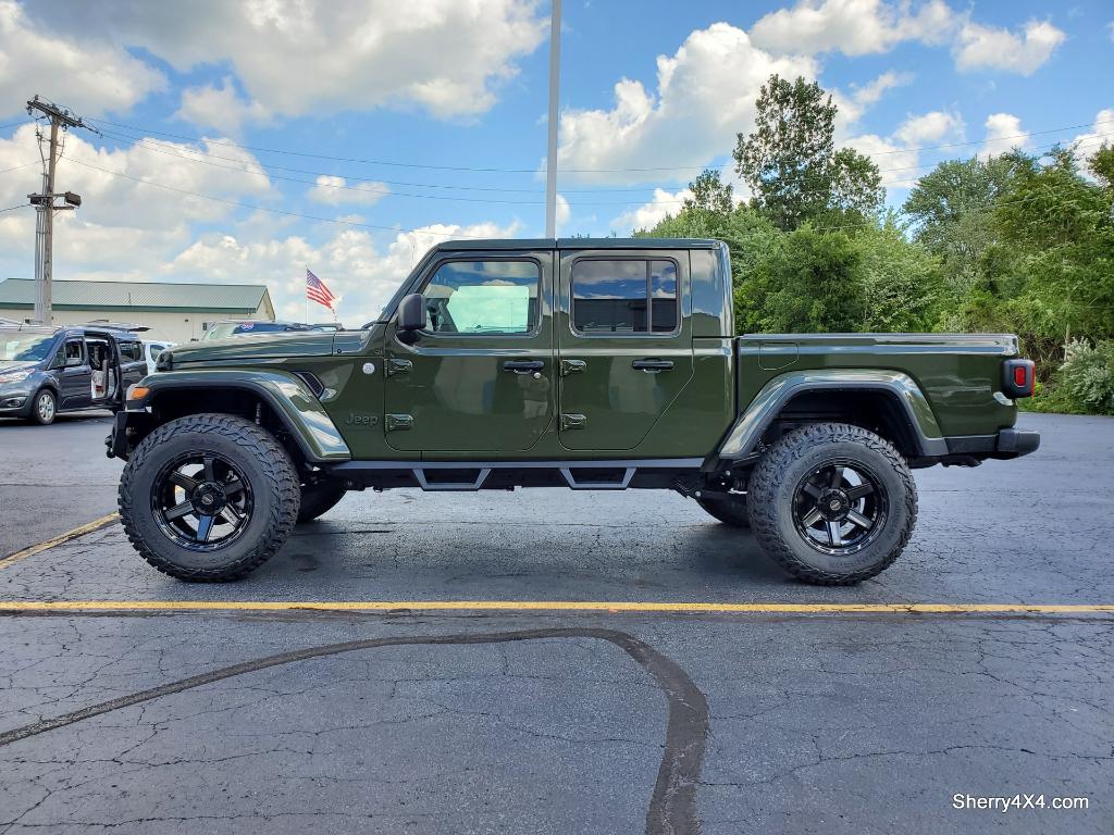 Lifted 2022 Jeep Gladiator - Rocky Ridge Trucks K2 | 30686T - Sherry 4x4