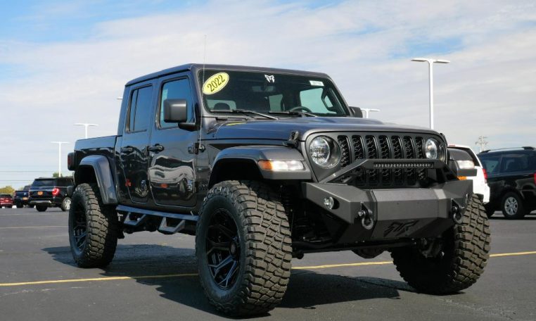 Lifted 2022 Jeep Gladiator - Rocky Ridge Trucks K2 | 30718T - Sherry 4x4