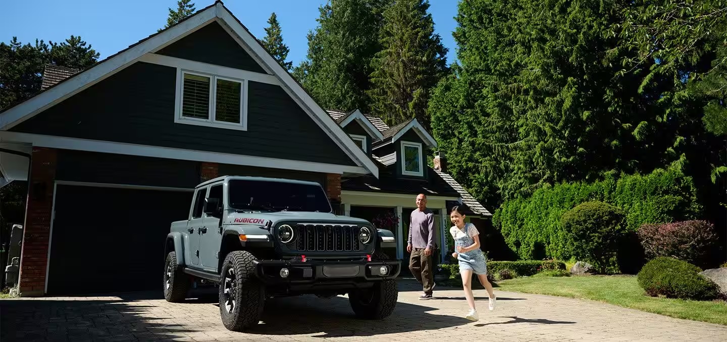 shop-lifted-jeep-trucks-at-sherry4x4